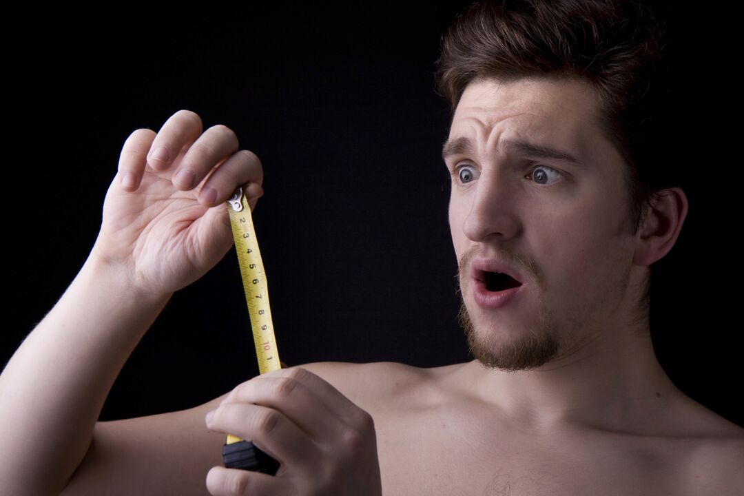 vīrietis izmērīja dzimumlocekli pirms paplašināšanās
