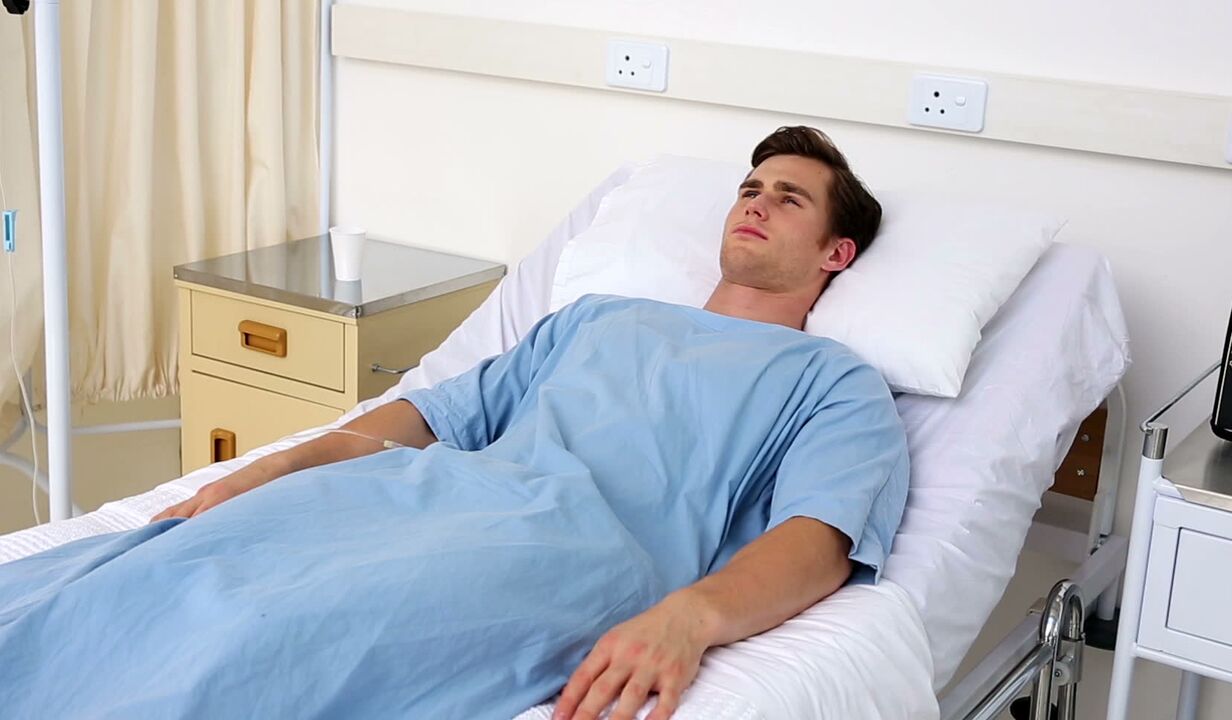 Pēc dzimumlocekļa paplašināšanas operācijas vīrietim jāpaliek gultā